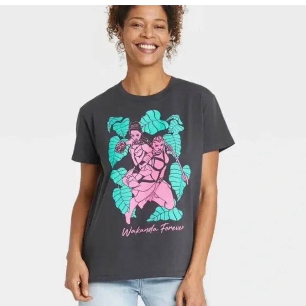 Women's Marvel Wakanda Forever Short Sleeve Graphic T-Shirt Black Size Small